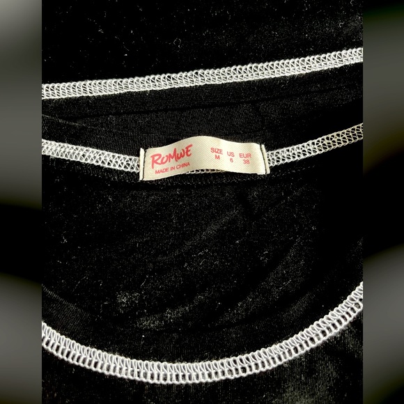 Black Cropped Tank Top - Picture 4 of 4